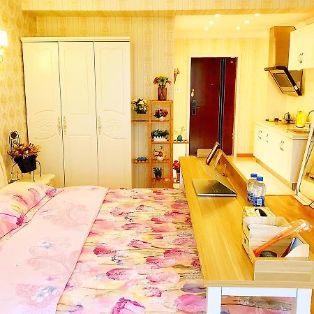 Line 2 Apartment Wuhan Luaran gambar