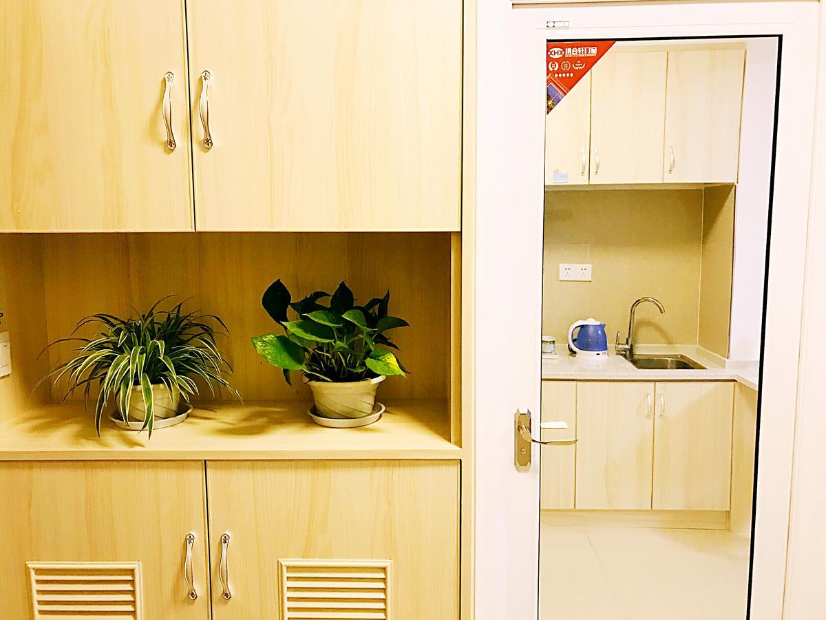 Line 2 Apartment Wuhan Luaran gambar